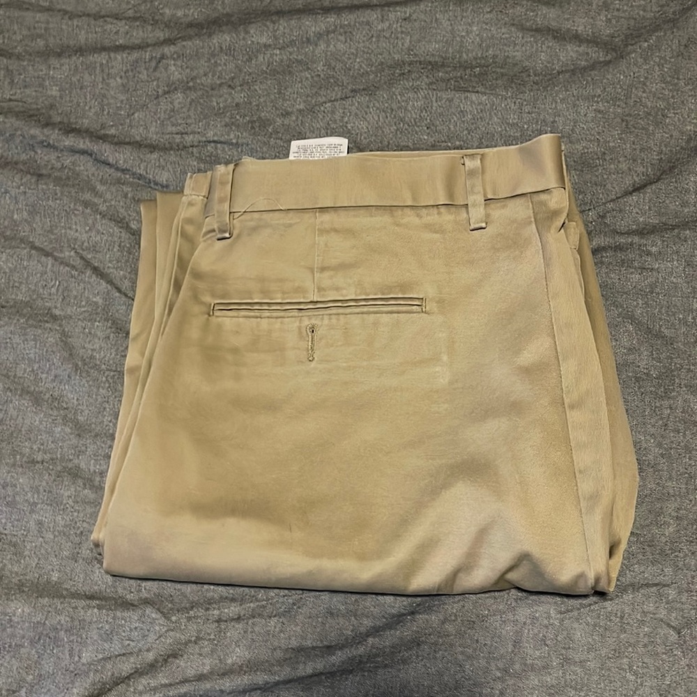Khaki Docker’s